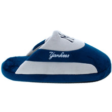 Load image into Gallery viewer, New York Yankees ComfyFeet Low Pro Indoor House Slippers