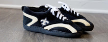 Load image into Gallery viewer, New Orleans Saints All Around Indoor Outdoor ComfyFeet Slippers